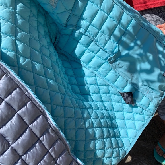 Snow Jacket - Picture 3 of 3